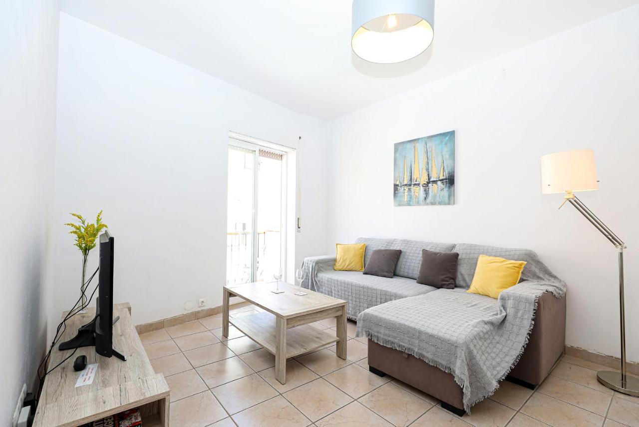 B63 - Corner Street Historic Center Apartment In Lagos Exteriör bild